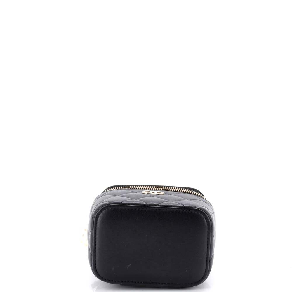 Chanel Vanity Case With Pearl Chain #251818C25B - Picture 4 of 7